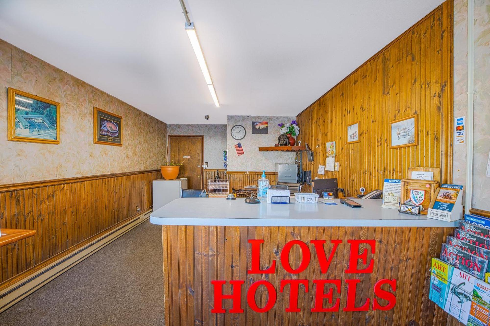 Love Hotels Tomahawk By Oyo At Lake Mohawksin Wi Экстерьер фото