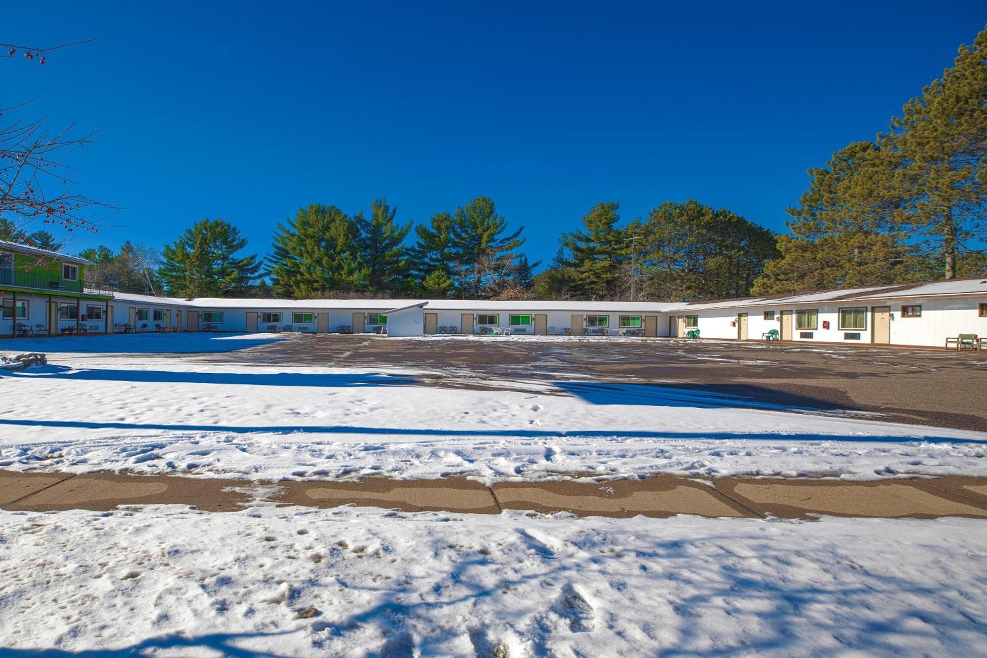 Love Hotels Tomahawk By Oyo At Lake Mohawksin Wi Экстерьер фото