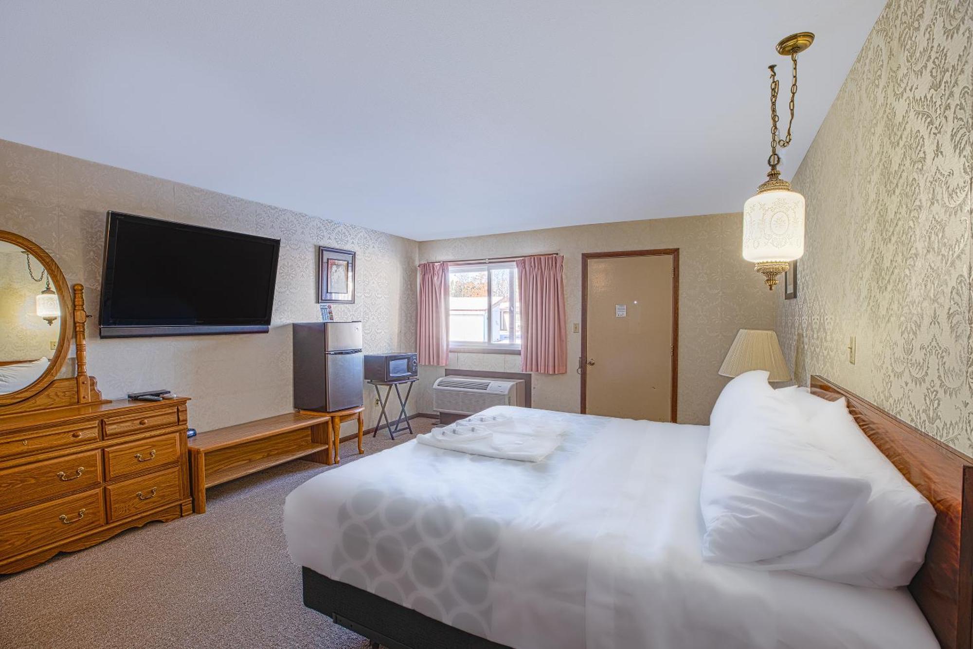 Love Hotels Tomahawk By Oyo At Lake Mohawksin Wi Экстерьер фото