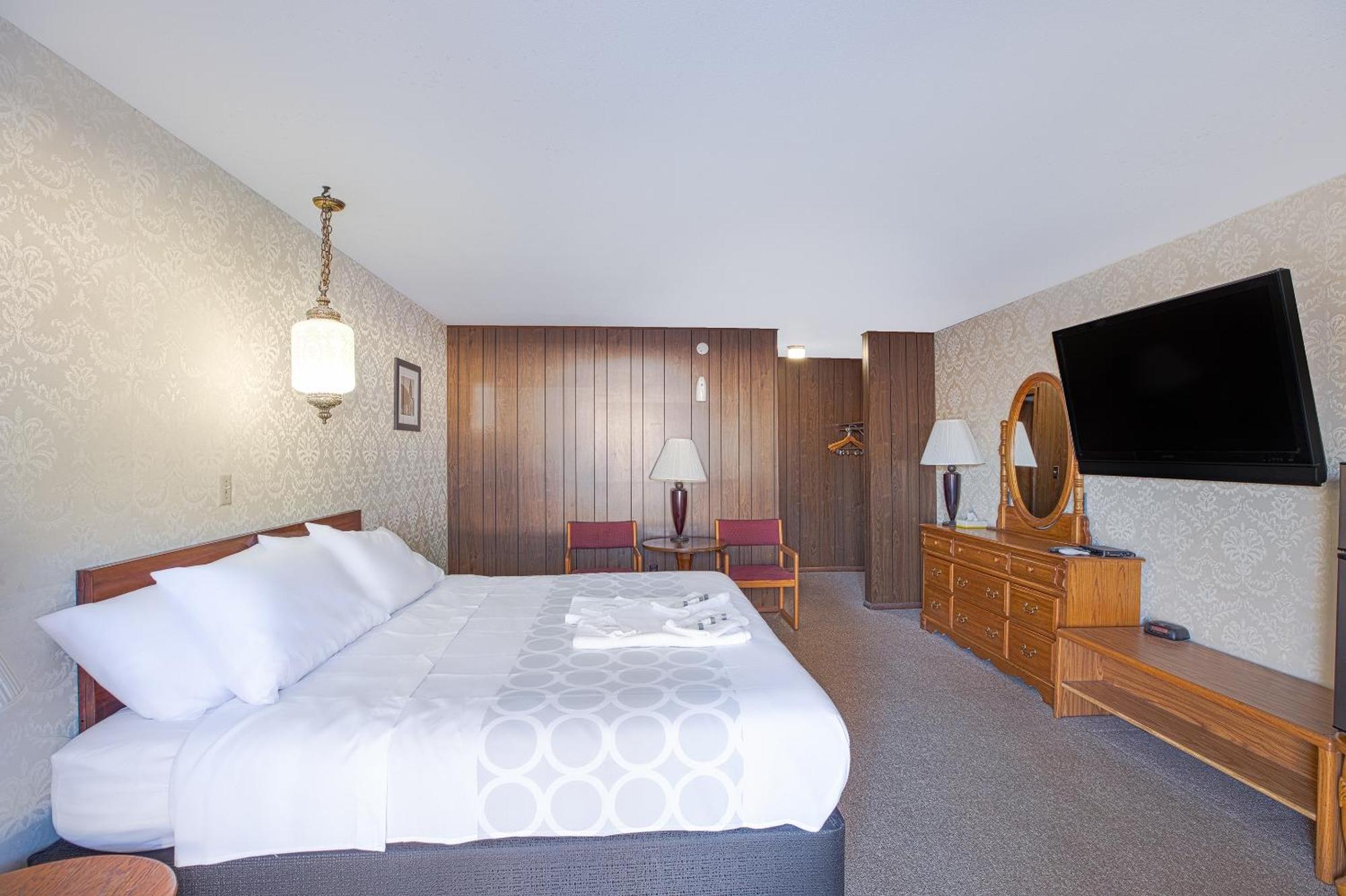 Love Hotels Tomahawk By Oyo At Lake Mohawksin Wi Экстерьер фото